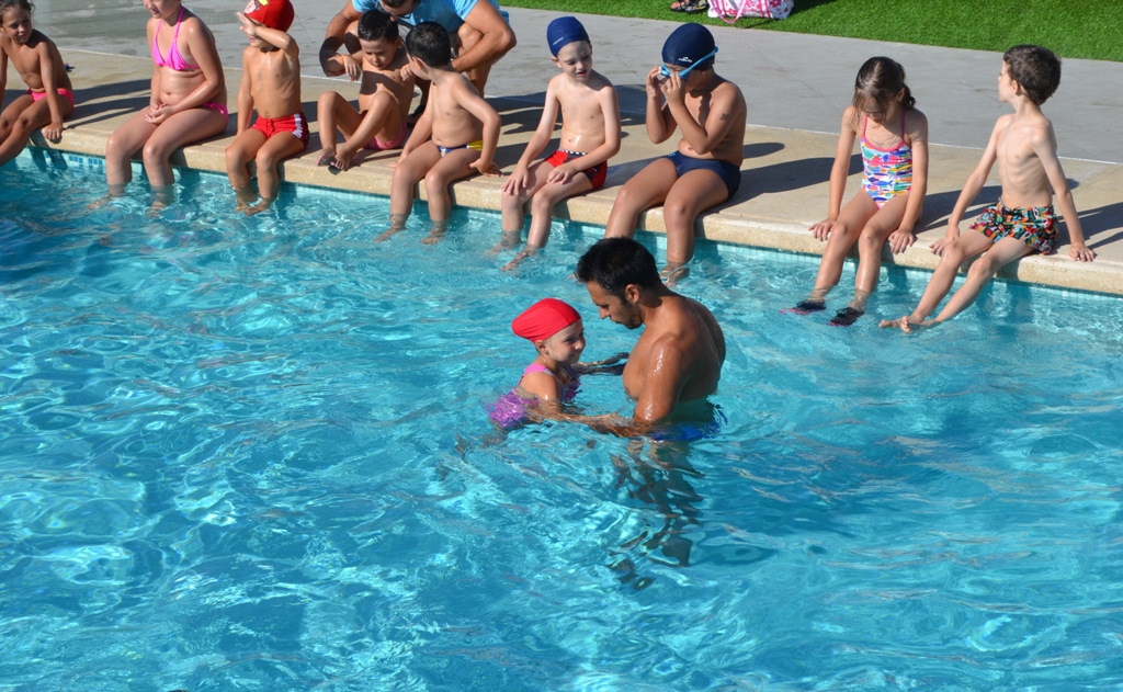 Inicio cursos de natación verano 2014 16