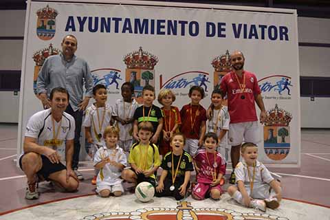 Entrega de Medallas. Escuela Deportiva de Futbol Sala- Pena Real Madrid Animadores de Viator
