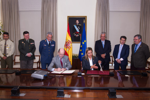 Firma Ministerio de Defensa y Ayuntamiento de Viator  2